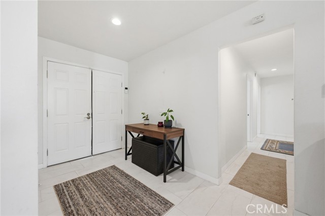 Detail Gallery Image 4 of 38 For 1080 Sapphire, Corona,  CA 92882 - 4 Beds | 2 Baths