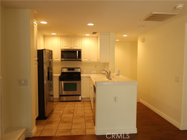 Detail Gallery Image 26 of 44 For 28382 Mirabelle, Saugus,  CA 91350 - 2 Beds | 2 Baths