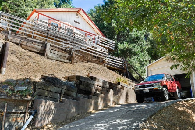 Detail Gallery Image 2 of 24 For 23034 Cedar Way, Crestline,  CA 92325 - 2 Beds | 1/2 Baths