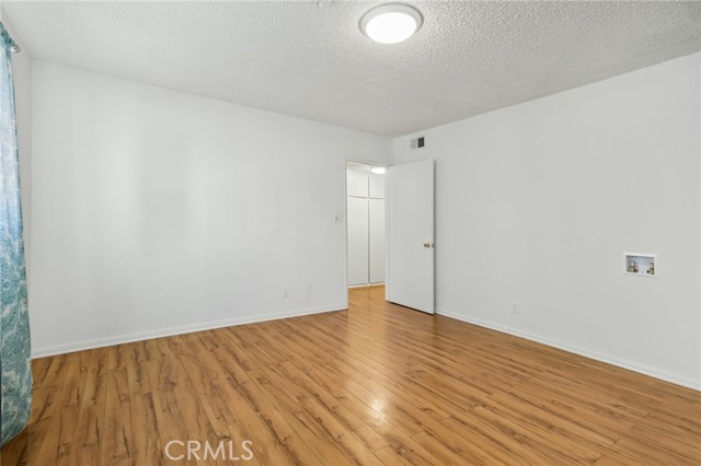 4358 Mammoth Avenue, 14 photo 12