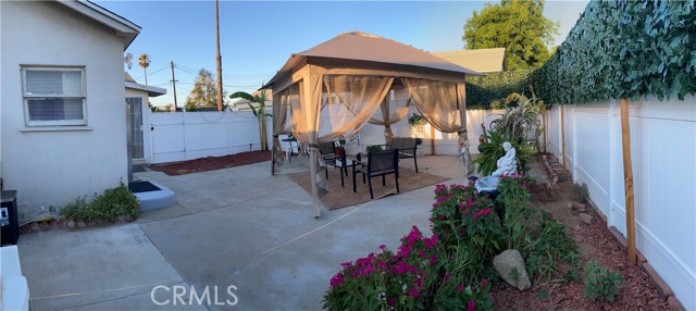 5214 Golden Avenue, Riverside CA: https://media.crmls.org/medias/50e25aaf-7fe9-43cd-9980-18240f4ac409.jpg