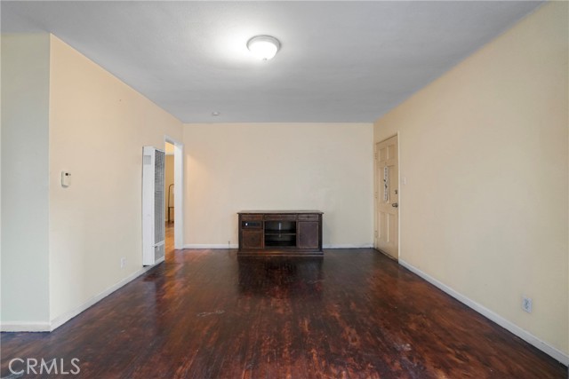 Detail Gallery Image 12 of 44 For 10807 Compton Ave, Los Angeles,  CA 90059 - 5 Beds | 3 Baths