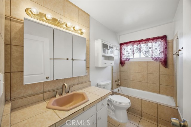 Detail Gallery Image 18 of 38 For 4975 Loris St, San Diego,  CA 92105 - 3 Beds | 2 Baths