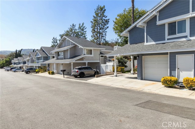 Detail Gallery Image 34 of 44 For 25259 Avenida Dorena, Newhall,  CA 91321 - 3 Beds | 2 Baths