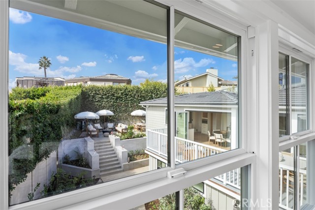 Detail Gallery Image 24 of 48 For 307 Emerald Bay, Laguna Beach,  CA 92651 - 5 Beds | 4/1 Baths