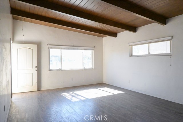 Detail Gallery Image 5 of 17 For 16300 Live Oak, Hesperia,  CA 92345 - 4 Beds | 2 Baths