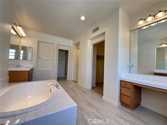 8247 E Marblehead Way, Anaheim CA: https://media.crmls.org/medias/50e497e8-3ae2-4495-a096-40562af52feb.jpg