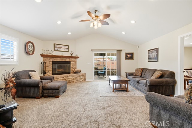 Detail Gallery Image 9 of 27 For 2168 Benito, Camarillo,  CA 93010 - 4 Beds | 3 Baths