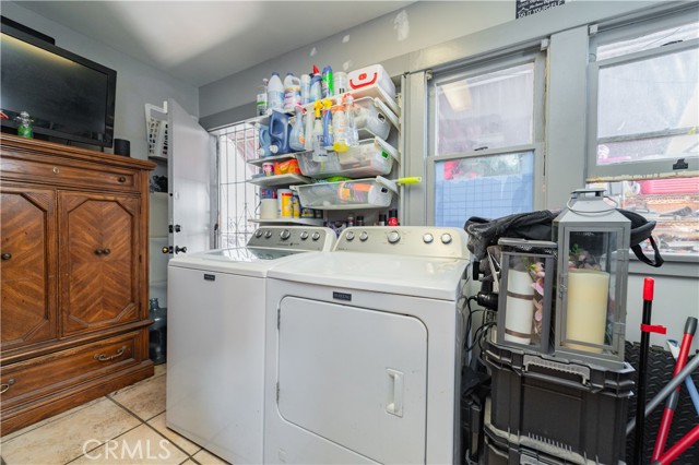 500 N Madison Avenue, Los Angeles CA: https://media.crmls.org/medias/50e4c2e2-40c0-4fdd-a160-0d4e94ba2da0.jpg