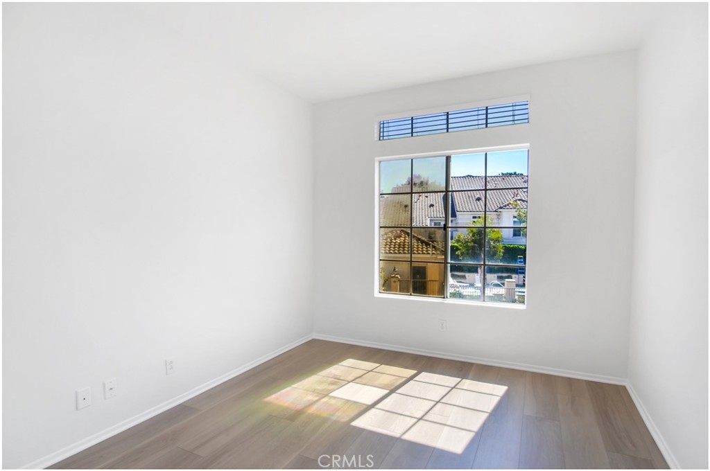 MLS #OC25230660 image #11