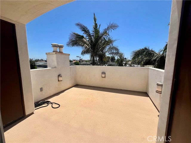323 13th Street, Huntington Beach CA: https://media.crmls.org/medias/50e4de46-0cd3-4f8d-b57f-a0ebc83a90b5.jpg