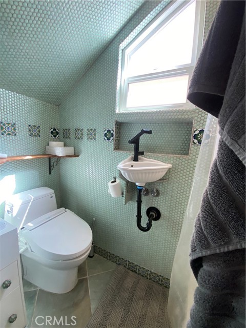 631 Benson Way, Thousand Oaks CA: https://media.crmls.org/medias/50e51a60-64b7-4e8c-8724-b354481b00d1.jpg
