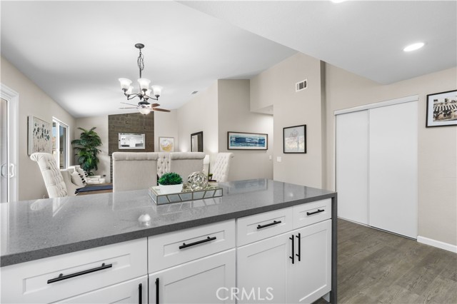 Detail Gallery Image 14 of 38 For 3635 E Avenue R11, Palmdale,  CA 93550 - 3 Beds | 2 Baths