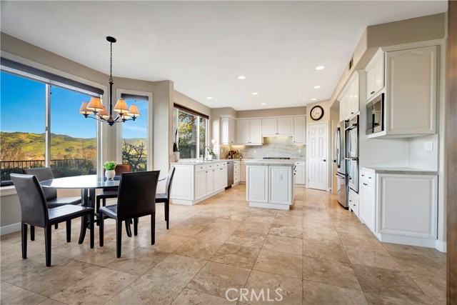 Detail Gallery Image 6 of 39 For 3980 Leighton Point Rd., Calabasas,  CA 91301 - 5 Beds | 4/1 Baths