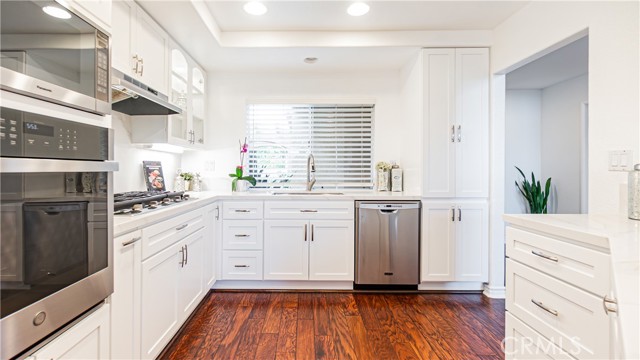 15 Via Athena, Aliso Viejo CA: https://media.crmls.org/medias/50e54ab4-a14b-4ef2-b33d-5fe93b8218cb.jpg