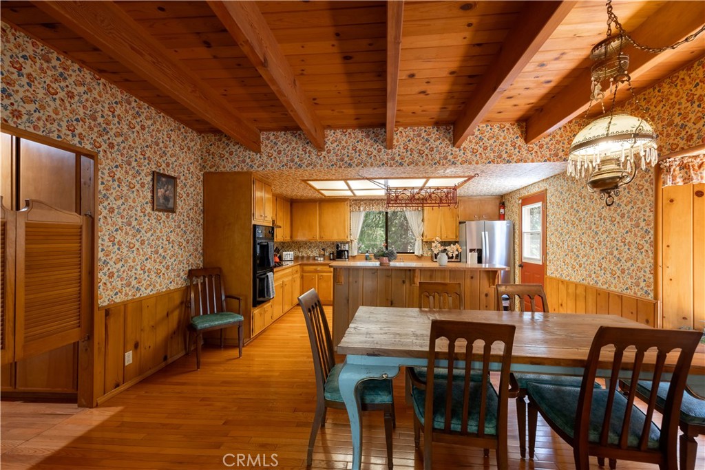 https://media.crmls.org/medias/50e5abcc-5010-4958-9e20-1ea78d5a3698.jpg?preset=X-Large