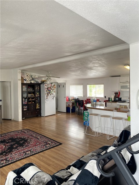 Detail Gallery Image 9 of 24 For 3107 Phelan Rd, Phelan,  CA 92371 - 3 Beds | 2 Baths