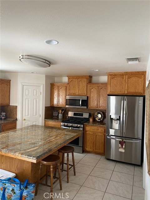 1340 Oasis Drive, Barstow CA: https://media.crmls.org/medias/50e7e5a4-fb82-4a45-a7b6-ac22a43df9a4.jpg