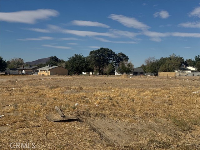170 Valeport Avenue, Lake Los Angeles CA: https://media.crmls.org/medias/50e89f83-d8a0-492c-8f51-002466332139.jpg