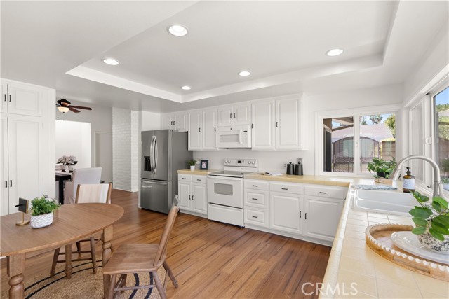 24595 Overlake Drive, Lake Forest CA: https://media.crmls.org/medias/50e8b49b-564d-424a-a419-945ae848358e.jpg