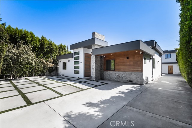 Detail Gallery Image 2 of 47 For 6230 Beeman Ave, North Hollywood,  CA 91606 - 6 Beds | 4/2 Baths