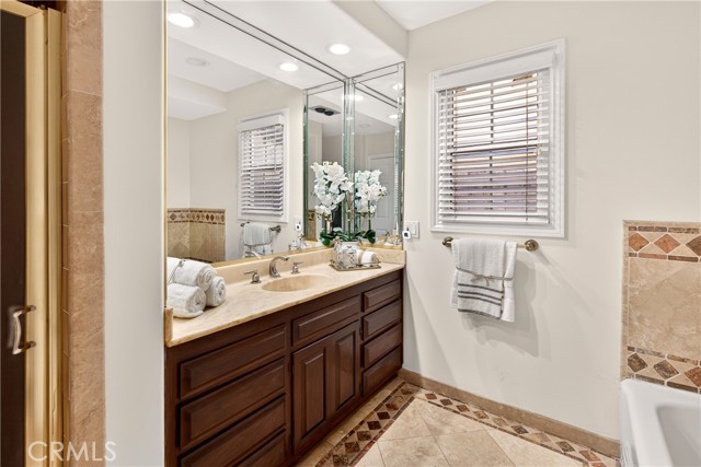 Detail Gallery Image 27 of 60 For 4115 Laurelgrove Ave, Studio City,  CA 91604 - 5 Beds | 3/1 Baths