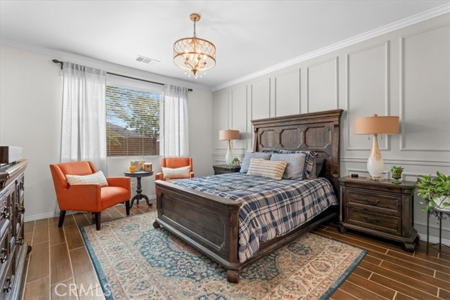 3937 Scarlet Oak Court, San Bernardino CA: https://media.crmls.org/medias/50e93377-fcd8-4bbb-896e-2e85f564f394.jpg