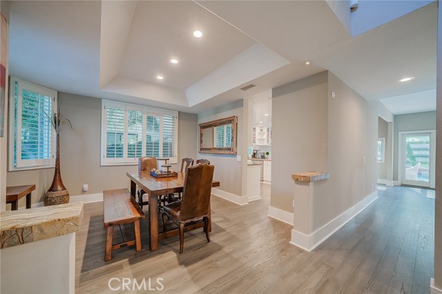 Detail Gallery Image 2 of 31 For 6049 Rustling Oaks Dr, Agoura Hills,  CA 91301 - 4 Beds | 3/1 Baths