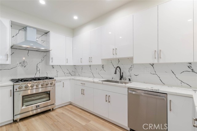 7416 Valaho Lane, Tujunga CA: https://media.crmls.org/medias/50e9ebc4-9b9a-45dc-a386-39d65b0eb0d0.jpg
