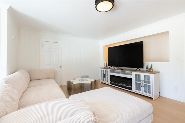 Detail Gallery Image 5 of 50 For 705 E Foothill Blvd, Glendora,  CA 91741 - 4 Beds | 2 Baths