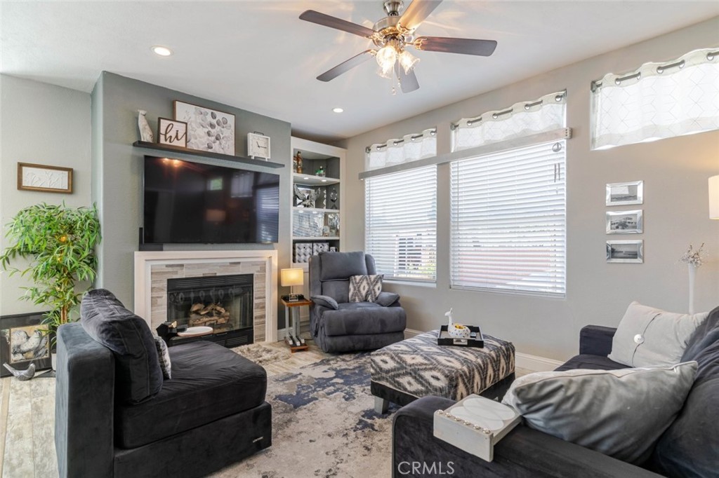 MLS #SR25252544 image #1