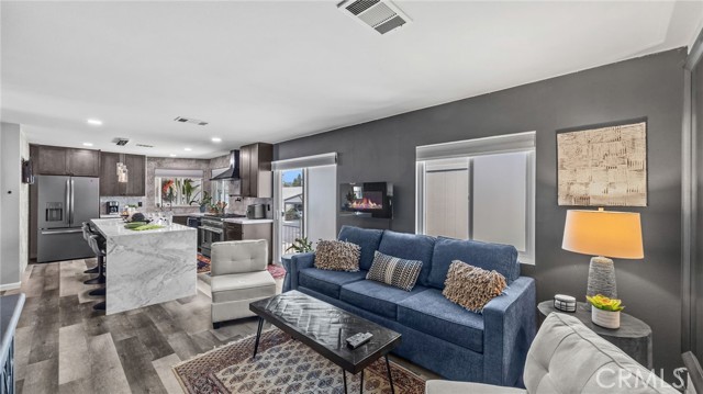 Detail Gallery Image 11 of 35 For 23301 Ridge Route Dr #95,  Laguna Hills,  CA 92653 - 3 Beds | 2 Baths