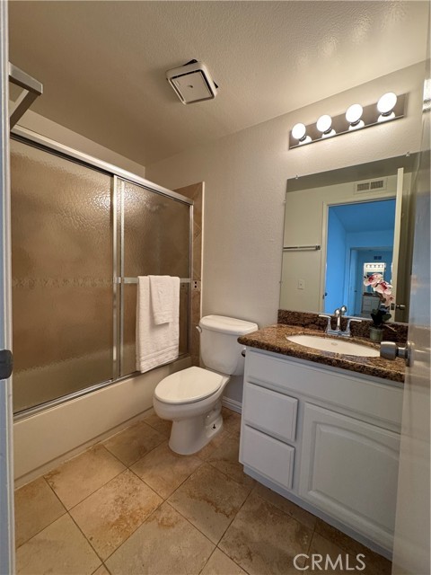 18 Snapdragon, Irvine CA: https://media.crmls.org/medias/50eb3eb9-9267-489f-aa3e-2a6c64a7db63.jpg