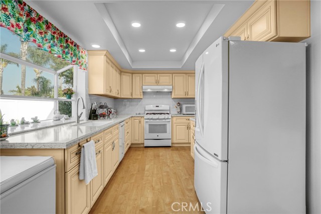 Detail Gallery Image 10 of 29 For 4387 Leatherwood Ct, Camarillo,  CA 93012 - 4 Beds | 2/1 Baths