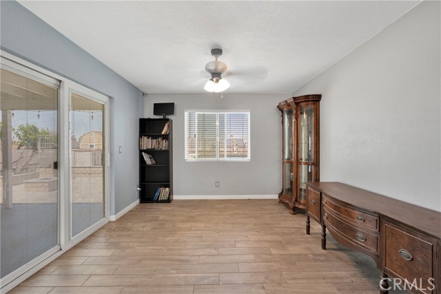18064 Cajon Street, Hesperia CA: https://media.crmls.org/medias/50ec62f4-c84e-4a88-9716-3a73787e6f31.jpg