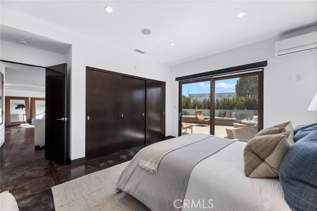 2114 Manhattan Ave, Hermosa Beach CA: https://media.crmls.org/medias/50ec7867-a3e6-4dfc-af4f-b101555ee6b4.jpg