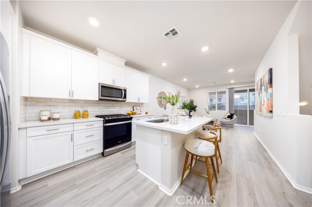 Detail Gallery Image 7 of 30 For 2715 Erebus Ct, Pomona,  CA 91767 - 3 Beds | 3 Baths