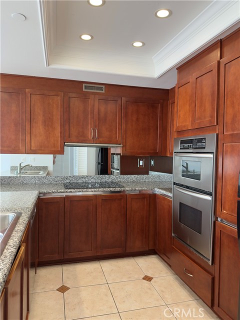 850 E Ocean Boulevard, Long Beach CA: https://media.crmls.org/medias/50eccdaf-a2f0-4b6c-8053-232e28a743bb.jpg