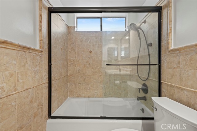 Detail Gallery Image 13 of 20 For 515 N Kenwood #112,  Glendale,  CA 91206 - 2 Beds | 2 Baths