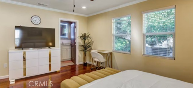 Detail Gallery Image 4 of 12 For 523 Fischer St, Glendale,  CA 91205 - 2 Beds | 3 Baths