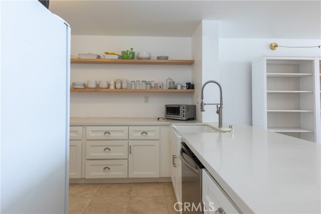 1750 E Ocean Boulevard, Long Beach CA: https://media.crmls.org/medias/50ed7383-e068-4fd6-87e4-9d220b9f38fc.jpg