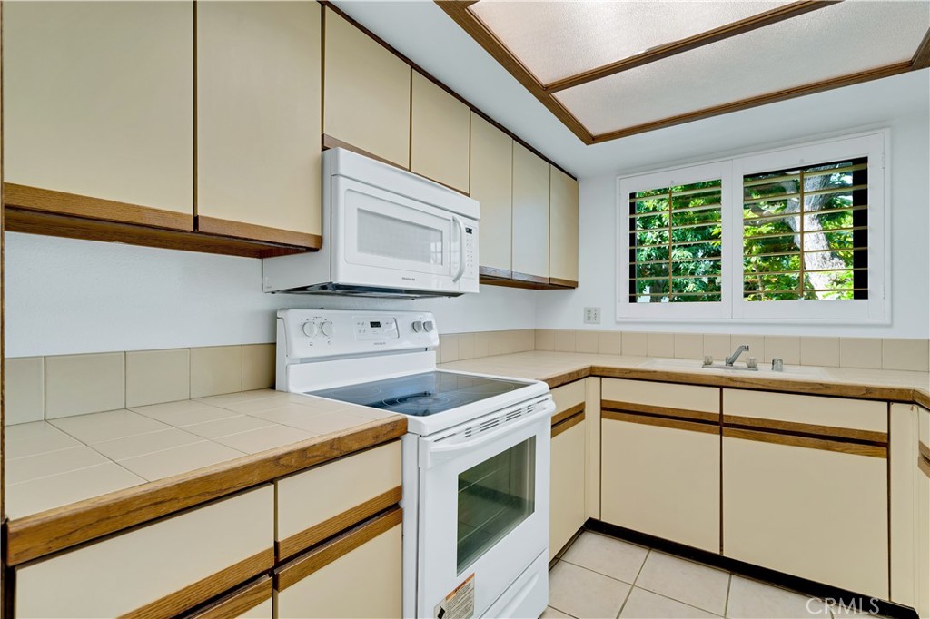 5000 S Centinela Avenue #244