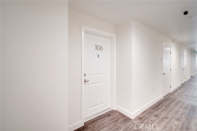 Detail Gallery Image 2 of 15 For 14526 Hartland St #206,  Van Nuys,  CA 91405 - 2 Beds | 2 Baths