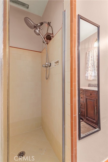 Detail Gallery Image 31 of 46 For 641 W 111th St, Los Angeles,  CA 90044 - 3 Beds | 1 Baths