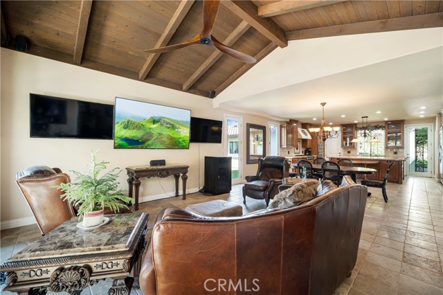 42179 Calle Paramo, Murrieta CA: https://media.crmls.org/medias/50f02be8-cec4-4e9c-8544-0a18985e18a1.jpg