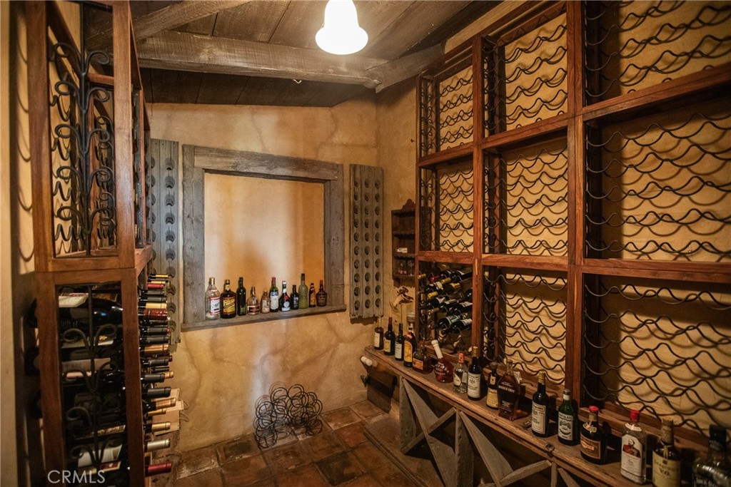 https://media.crmls.org/medias/50f1f0c2-ab22-4f27-94ce-cc0bb3820bb6.jpg?preset=X-Large