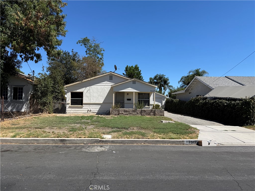 7512 Amigo Avenue