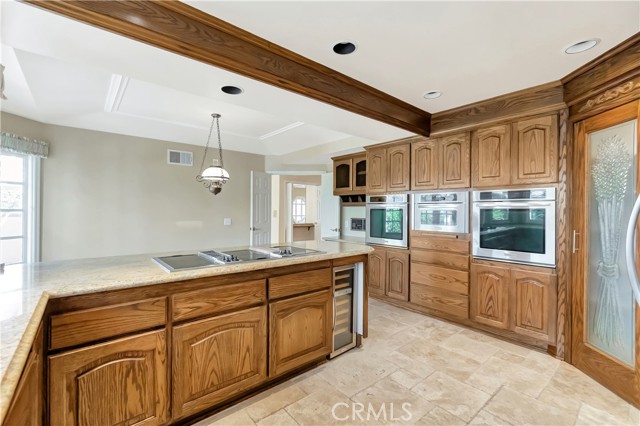 Detail Gallery Image 16 of 52 For 19371 Woodlands Dr, Huntington Beach,  CA 92648 - 3 Beds | 2/1 Baths