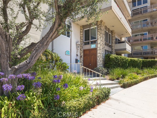 230 Catalina Avenue, Redondo Beach, California 90277, 3 Bedrooms Bedrooms, ,2 BathroomsBathrooms,Residential,Sold,Catalina,SB22137995