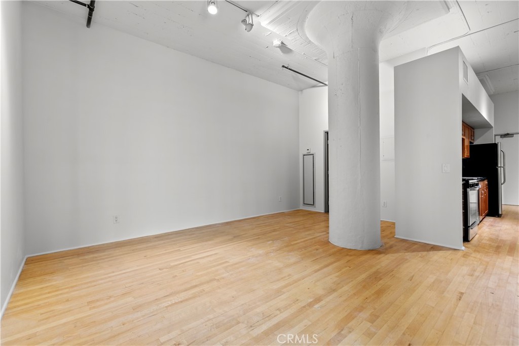 https://media.crmls.org/medias/50f4a4ad-0725-4039-a4e9-3a4c6a6a3465.jpg?preset=X-Large